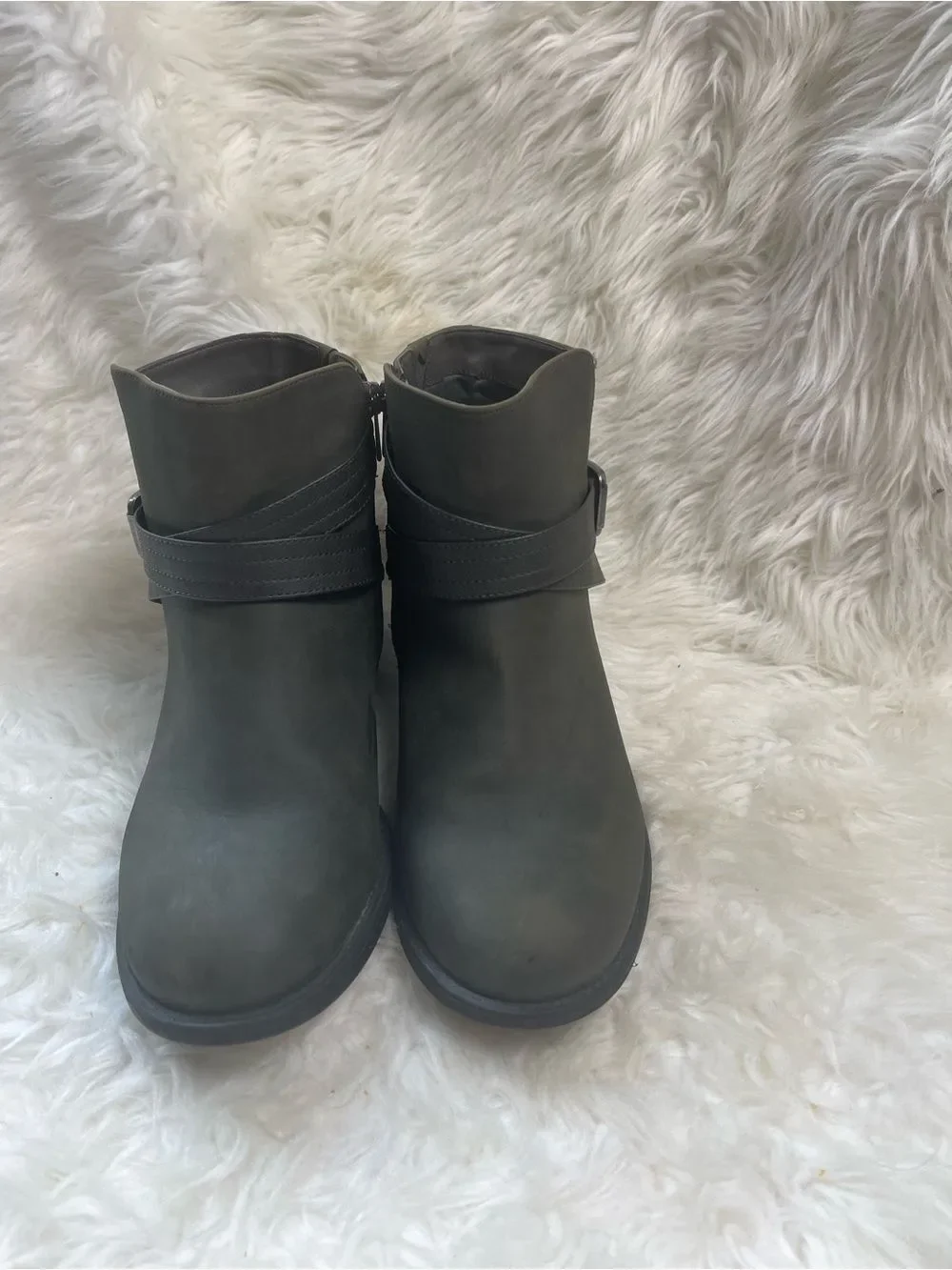 Torrid synthetic Gray Ankle Boots Double straps Buckle Detail sidezipperSZ10.5WW